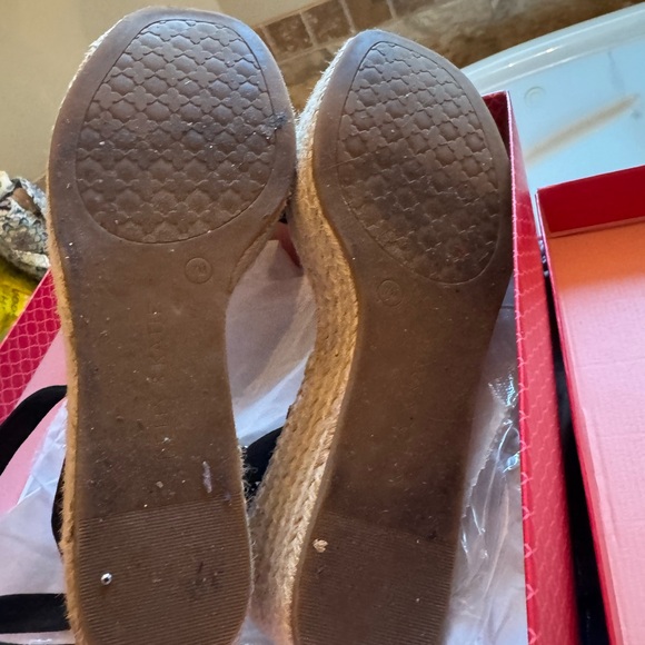 Kelly & Katie Black Espadrille Platform Sandals with Ankle Strap - Picture 5 of 5